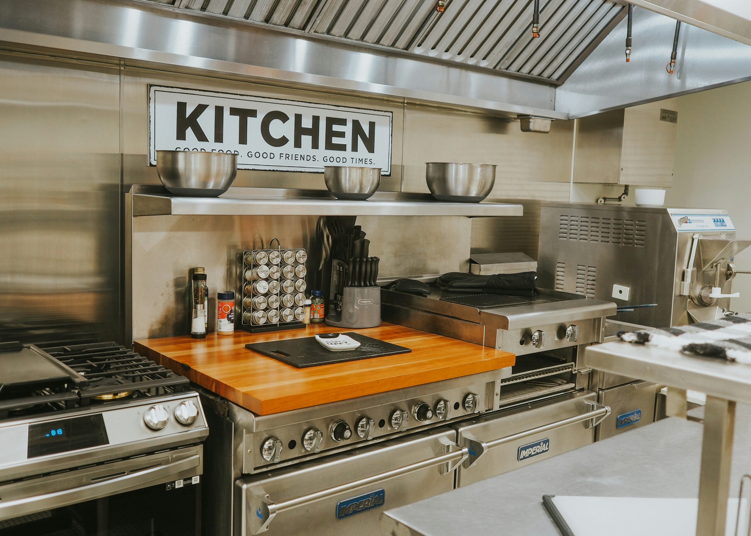 kitchen detailing 1 scaled